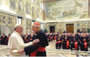 a Papa Francesco saluta il decano Sodanorticle