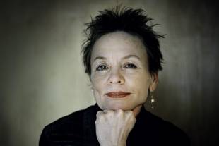 Laurie Anderson nel suo "Heart of a Dog",