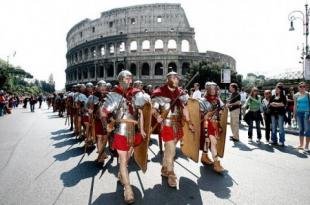 centurioni e gladiatori a roma ai fori imperiali