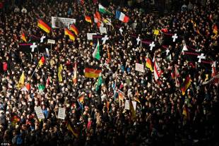marcia anti islam in germania 8