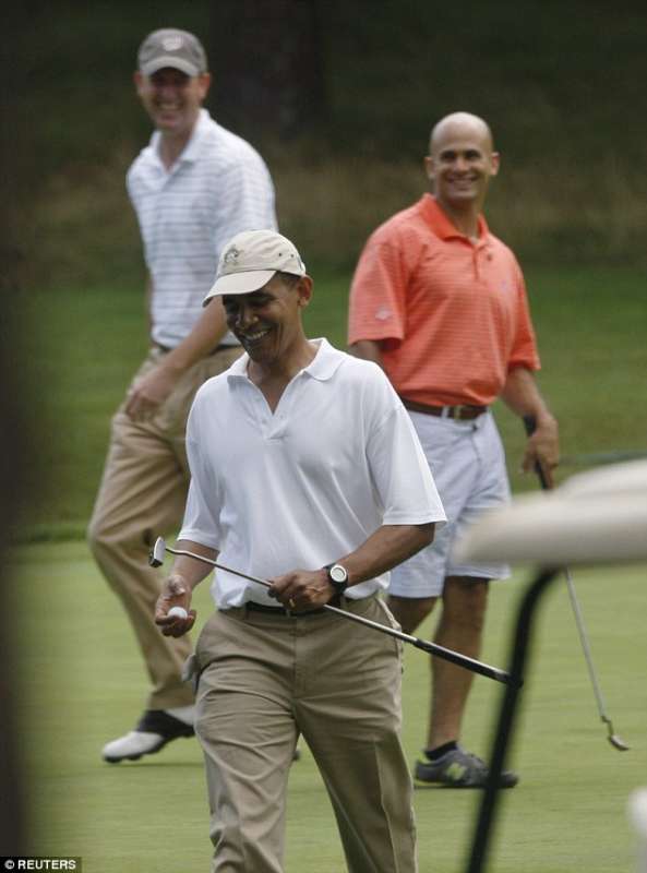 barack obama gioca a golf
