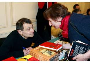 cesare battisti salone letterario in francia 2004