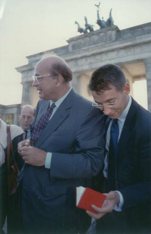 1992. bettino craxi berlino 3 con luca josi