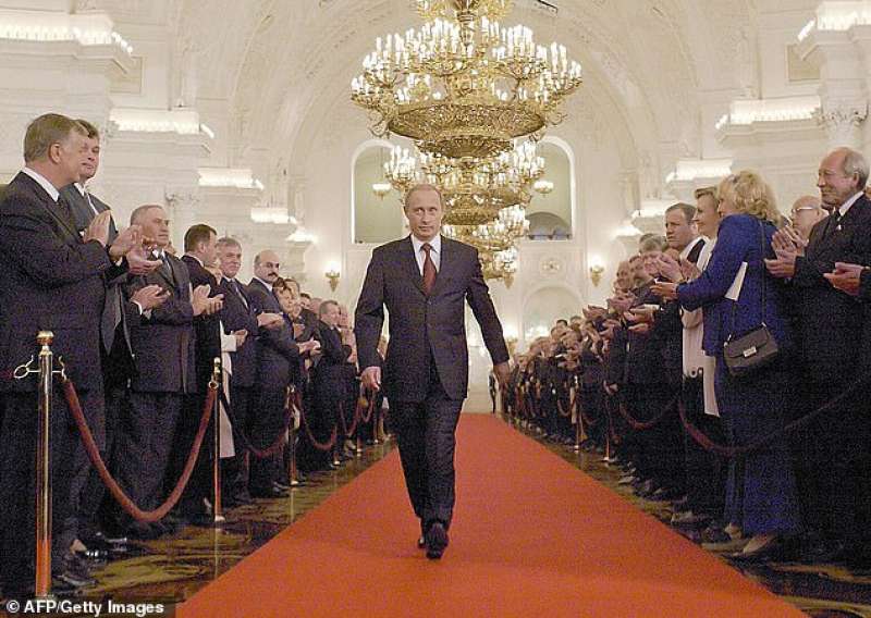 vladimir putin al cremlino nel 2004
