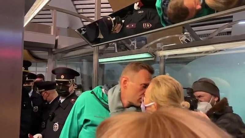 alexei navalny bacia la moglia yulia prima dell arresto