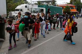 carovana di migranti guatemala 2