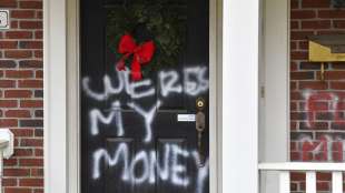 Graffiti sulla porta d'ingresso di Louisville del leader della maggioranza al Senato Mitch McConnell