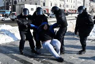 manifestanti pro navalny arrestati in russia 1