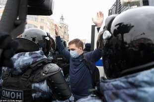 manifestanti pro navalny arrestati in russia 5