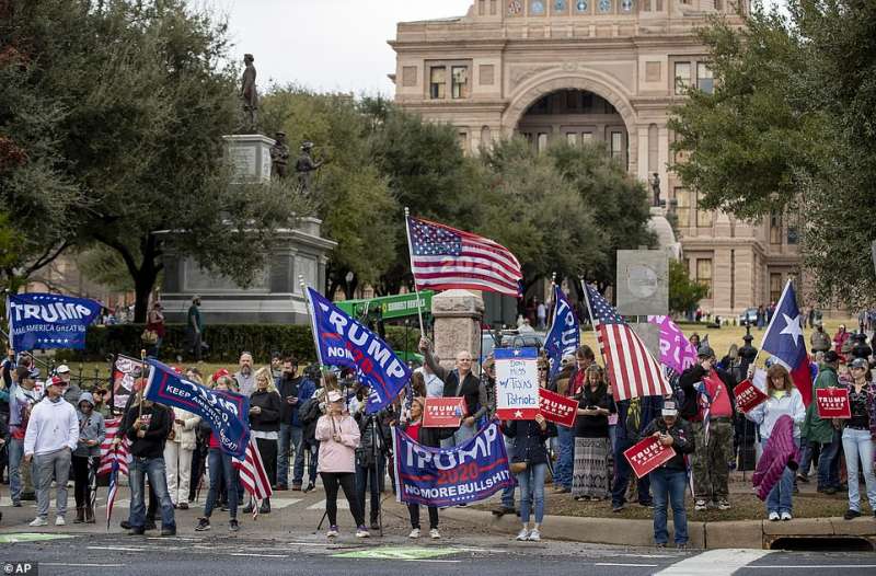 manifestazioni pro trump a austin, texas