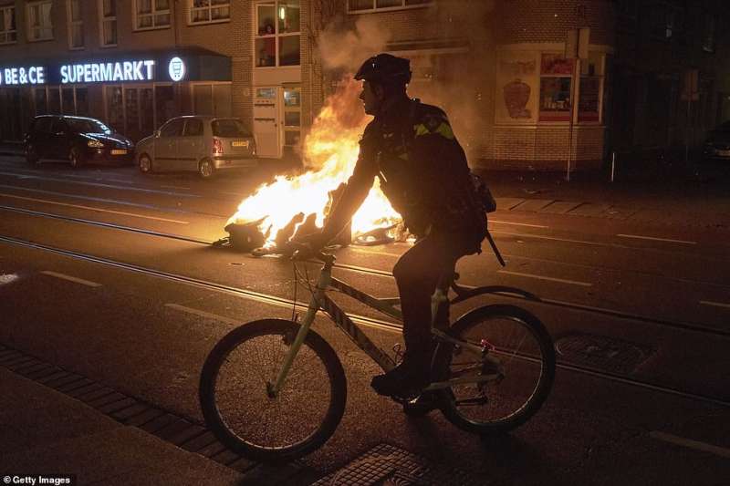rivolte in olanda contro il lockdown 12