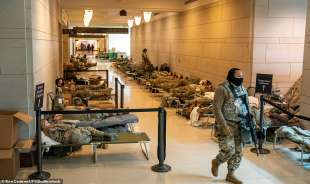 soldati della national guard dormono al congresso