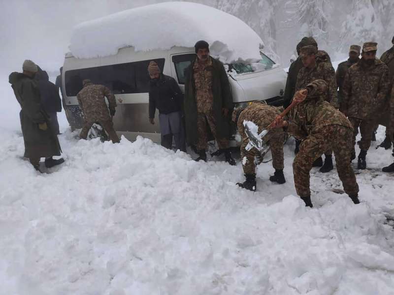 bufere di neve pakistan 4