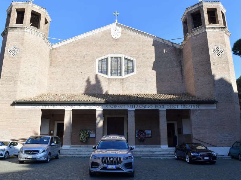 chiesa san roberto bellarmino (1)