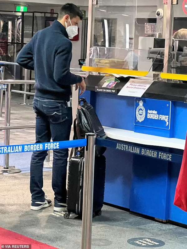 Djokovic arriva a Melbourne