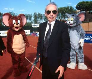 Giuliano Amato al Circolo Tennis Orbetello, il 23 settembre 1999 con Tom e Jerry