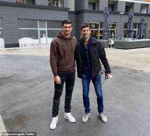 La foto condivisa il 25 dicembre di Petar Djordjic e Novak Djokovic