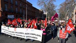 manifestazioni in francia per l'aumento degli stipendi 4