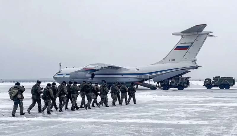 soldati russi diretti in kazakistan
