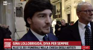 Andrea Piazzolla al funerale di gina lollobrigida