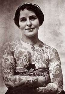 donna tatuata 1900