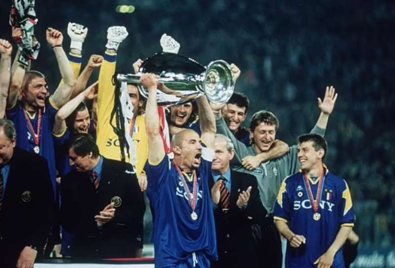 gianluca vialli vittoria champions league con la juventus 1996
