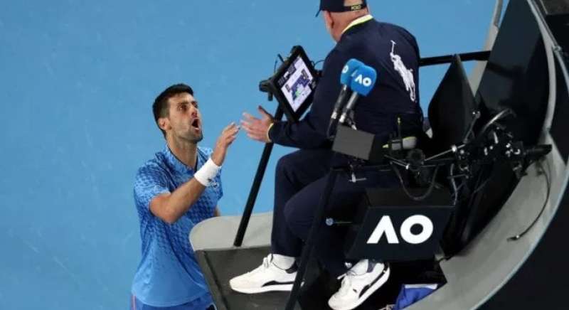 Novak Djokovic chiede di cacciare un tifoso molesto