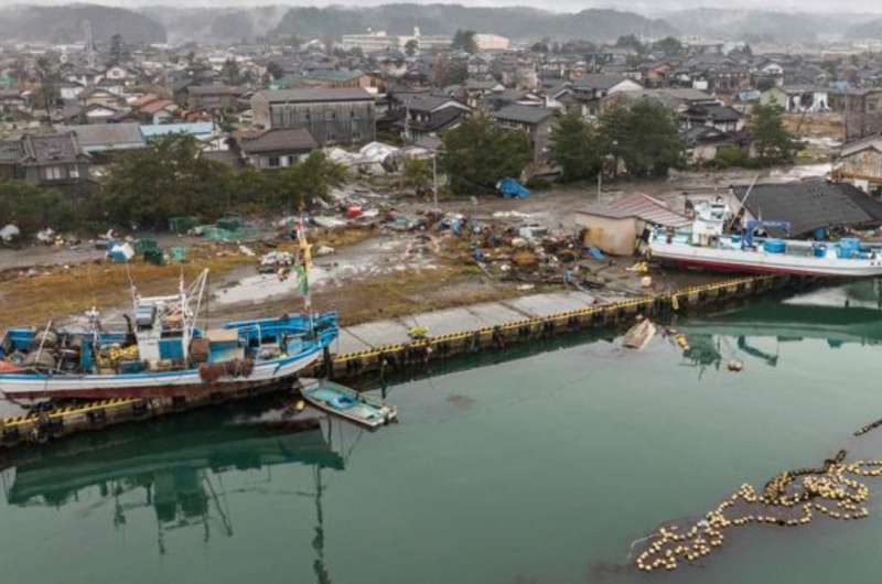 barche dopo lo tsunami in giappone