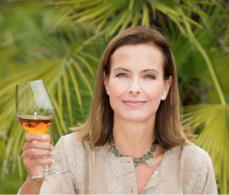 Carole Bouquet con il suo vino