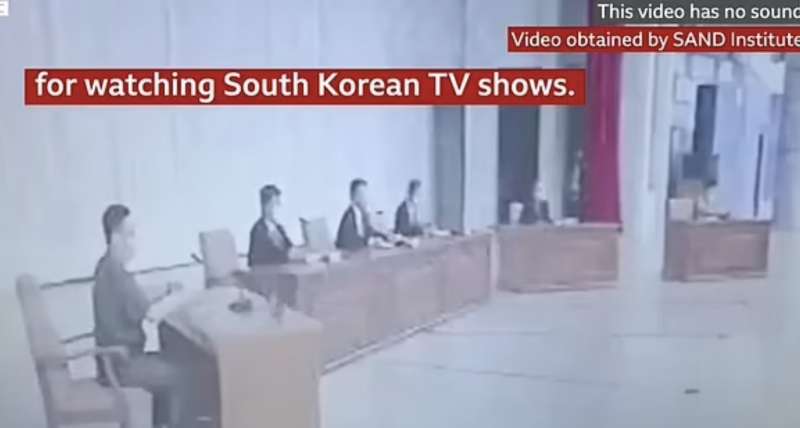 due ragazzi condannati in nord corea 3