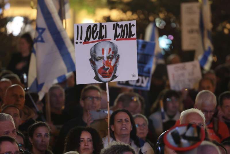 parenti degli ostaggi israeliani protestano contro netanyahu 4