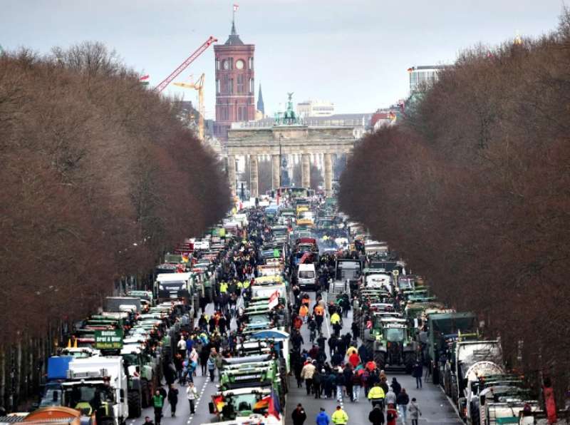 protesta degli agricoltori tedeschi a berlino