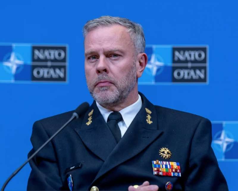 Роб бауэр. Адмирал Роб Бауэр. Адмирал НАТО Бауэр. Адмирал ВМС Нидерландов Роб Бауэр. Глава военного комитета НАТО Адмирал Роб Бауэр.