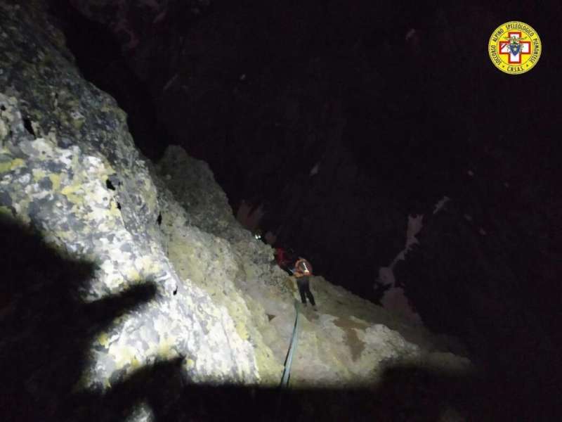 alpinista rimane appeso per 8 ore a 2500 metri in valle maira 2