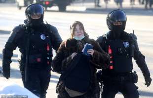 arresti alla protesta per la liberazione di navalny 13