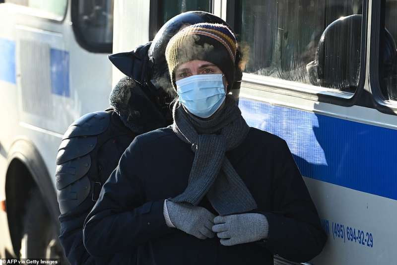 arresti alla protesta per la liberazione di navalny 6