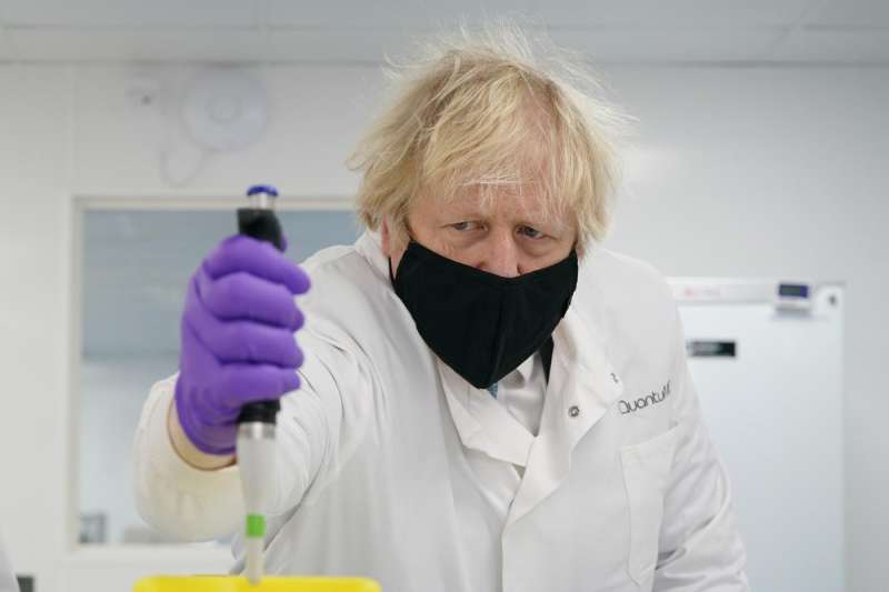 Boris Johnson visita la QuantuMDx Biotechnology a Newcastle.