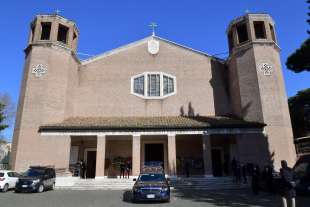 chiesa san roberto bellarmino (1)