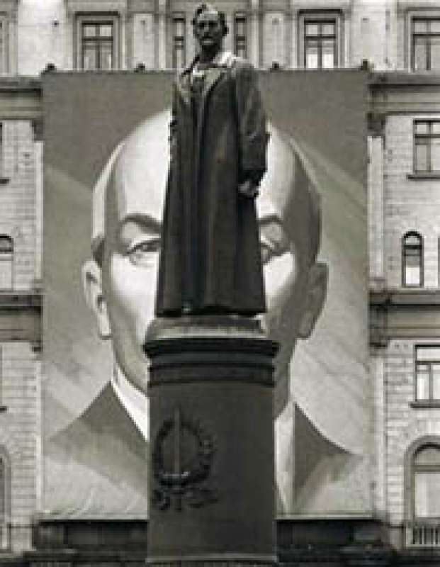 la statua di feliks dzerzinskij 3