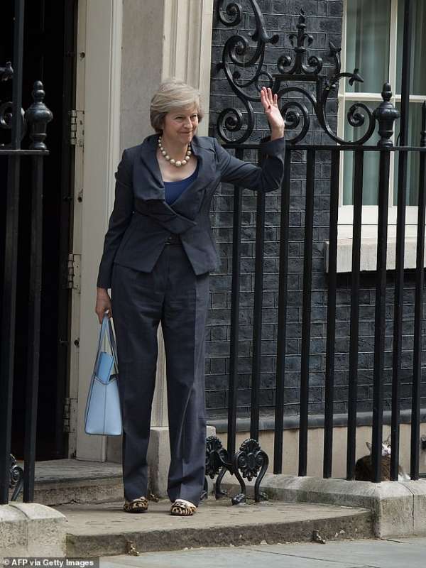 larry the cat theresa may