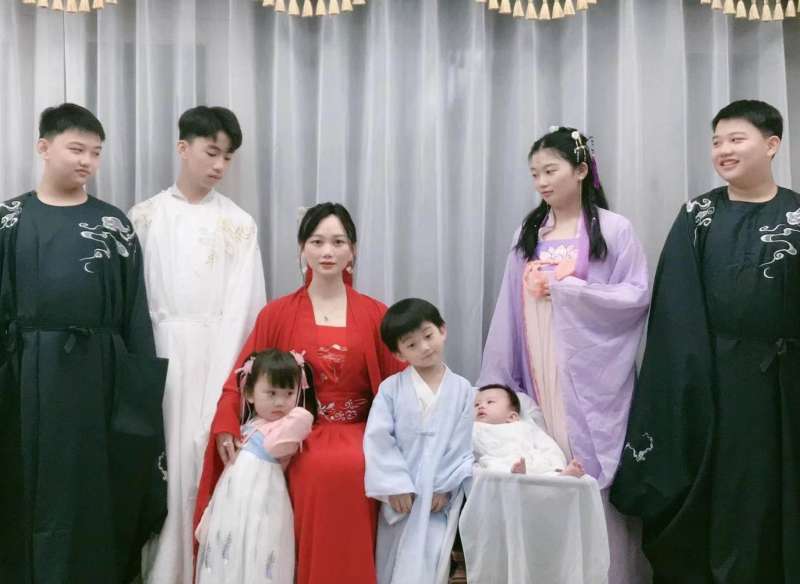 zhang rongrong e i figli 2