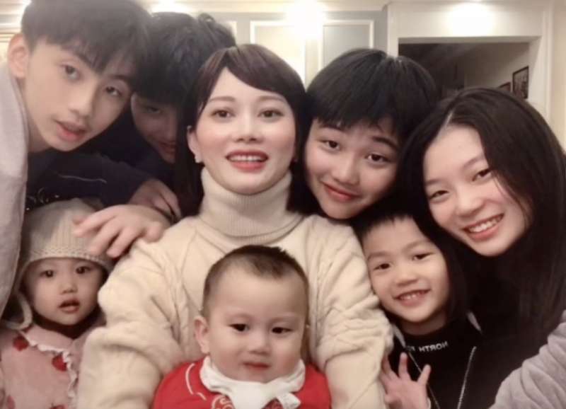 zhang rongrong e i figli 3