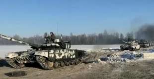 carri armati russi al confine con l ucraina