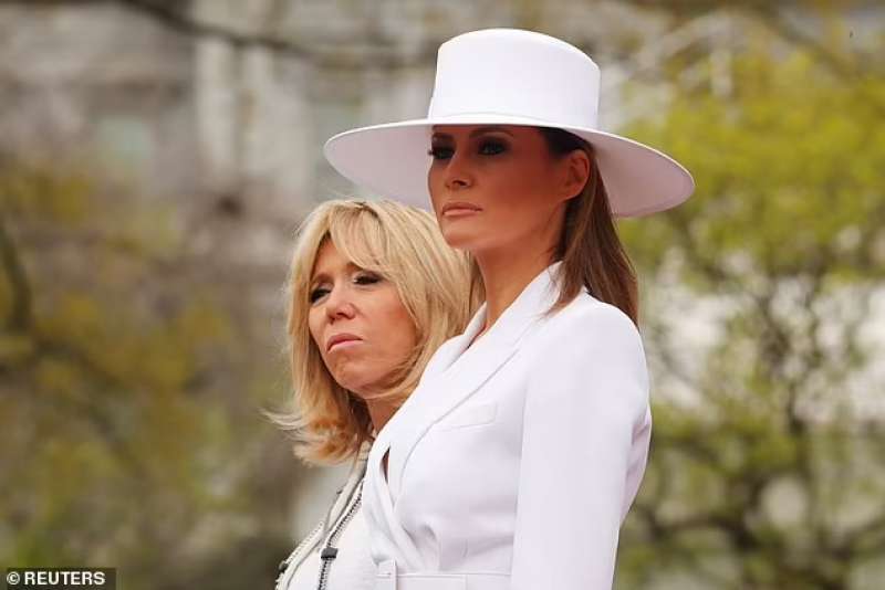 Il cappello messo in vendita da Melania Trump
