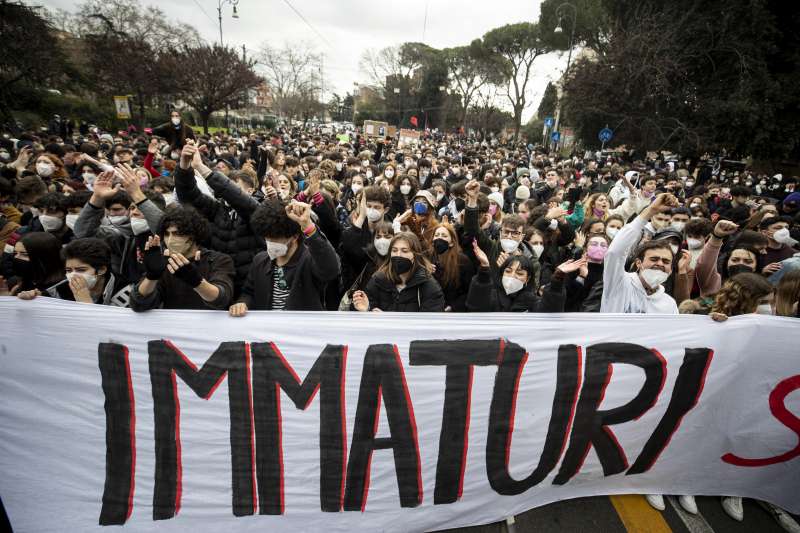 manifestazione studenti a roma 2