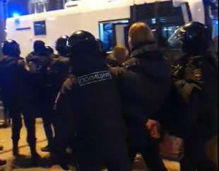 russia, arresti dei manifestanti contro la guerra 29