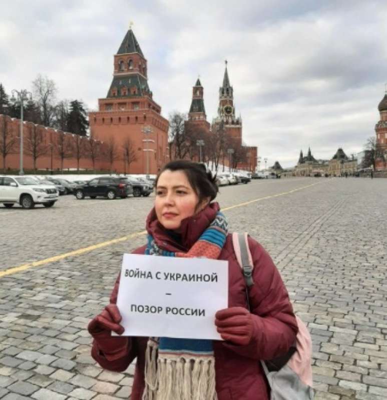 russia, arresti dei manifestanti contro la guerra 8