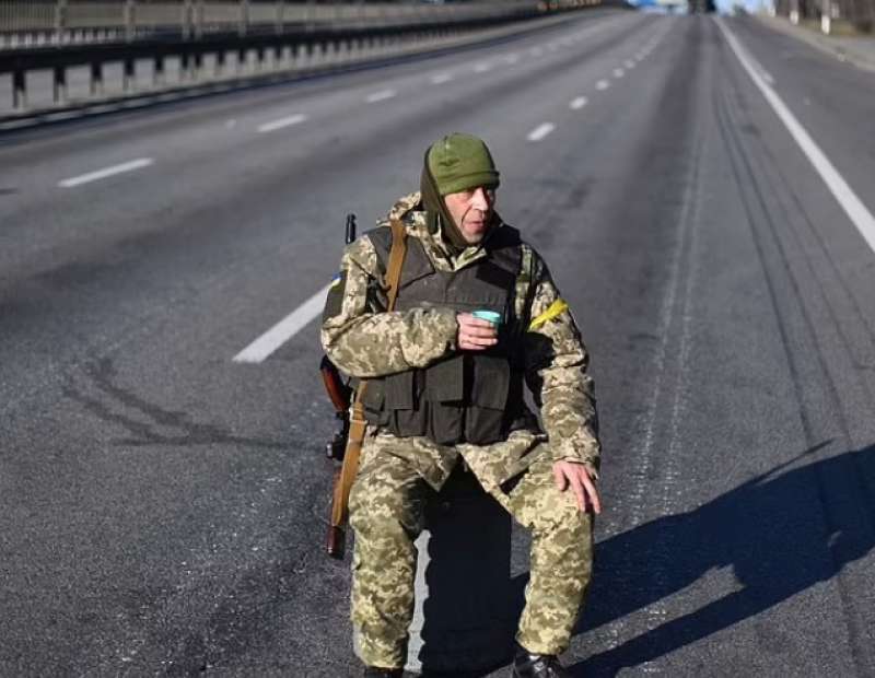 soldato ucraino a kiev