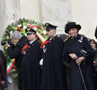 funerale costanzo marisela federici foto di bacco 2