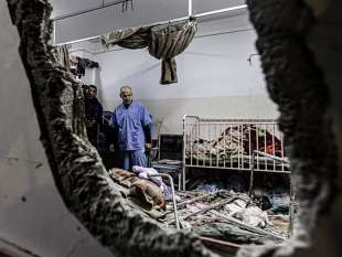 attacco israeliano all ospedale nasser di khan yunis 3